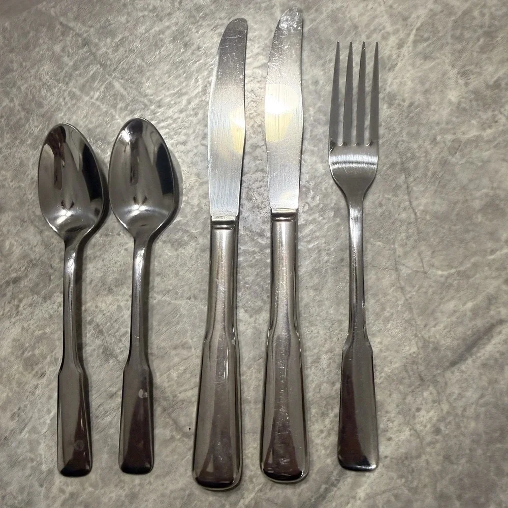 4ps SSS Oneida Stainless MINUTE MAN/COLONIAL BOSTON Spoons Knife Forks Service